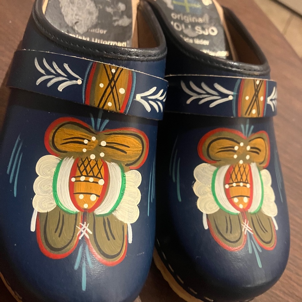 Perssons original Vollsjö wooden clogs made in Sweden folk art handpainted 34